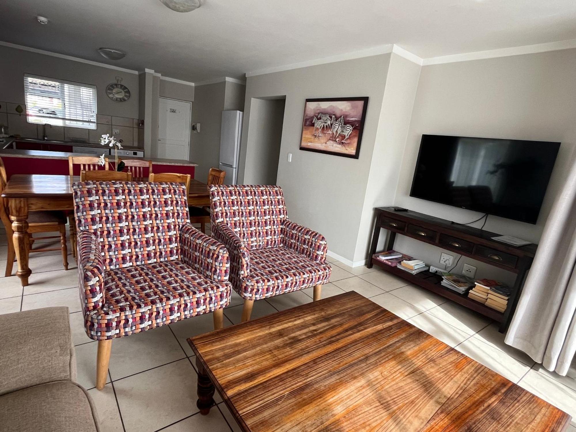 Apartment Beautiful 3 Bedroom Ground Floor - 66 Santini Village *